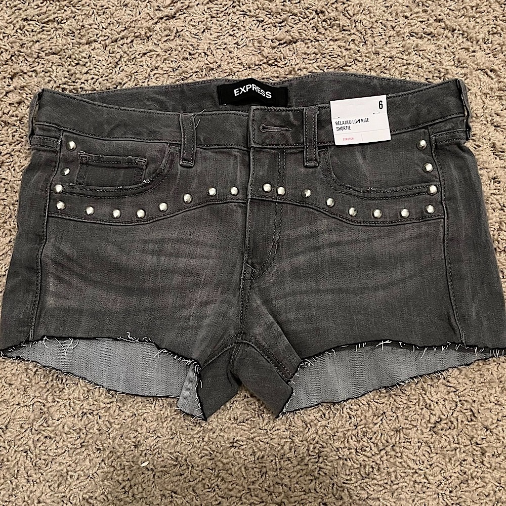 Express Relaxed Bedazzled and Bejeweled Studded Gray Denim Jean Shorts Size 6
